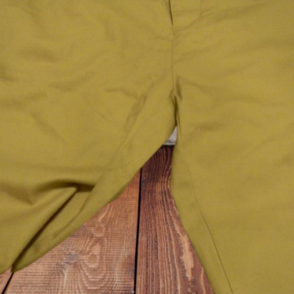 Old Navy Beige Khaki Boot Cut Adjustable Waist 16 Kids Pants - Picture 4 of 8